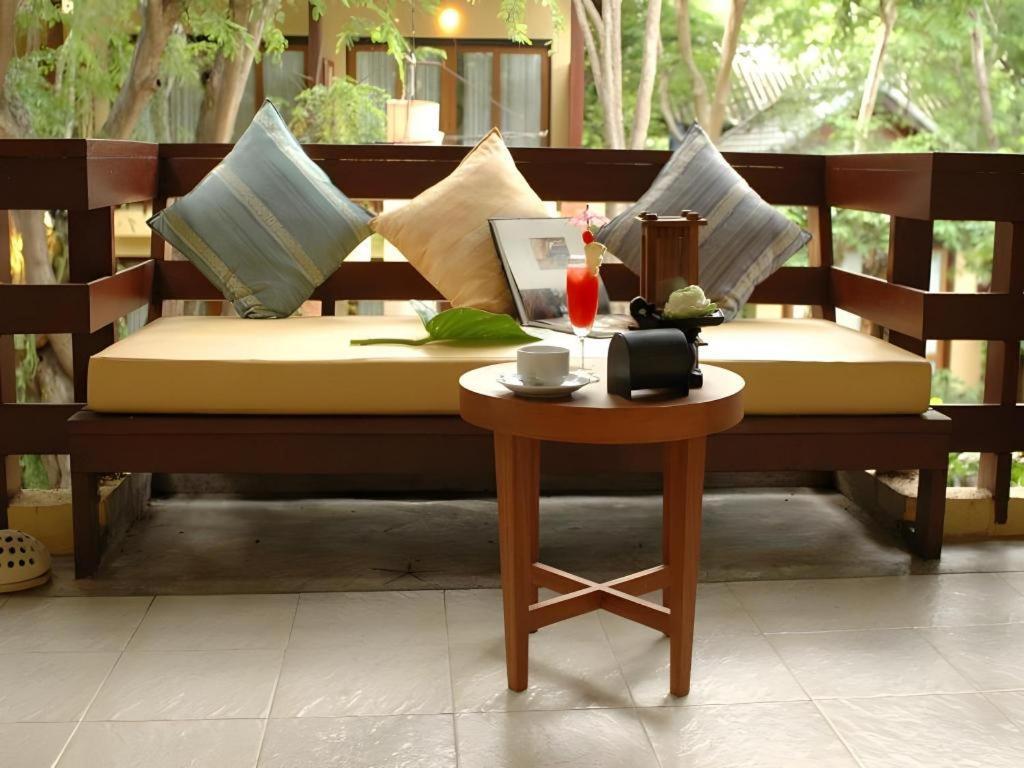 Baan Talay Dao Resort HHQ Buitenkant foto