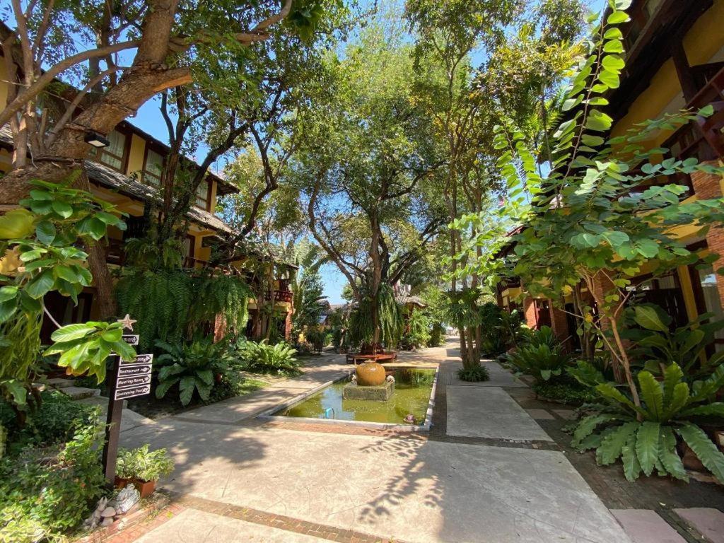 Baan Talay Dao Resort HHQ Buitenkant foto