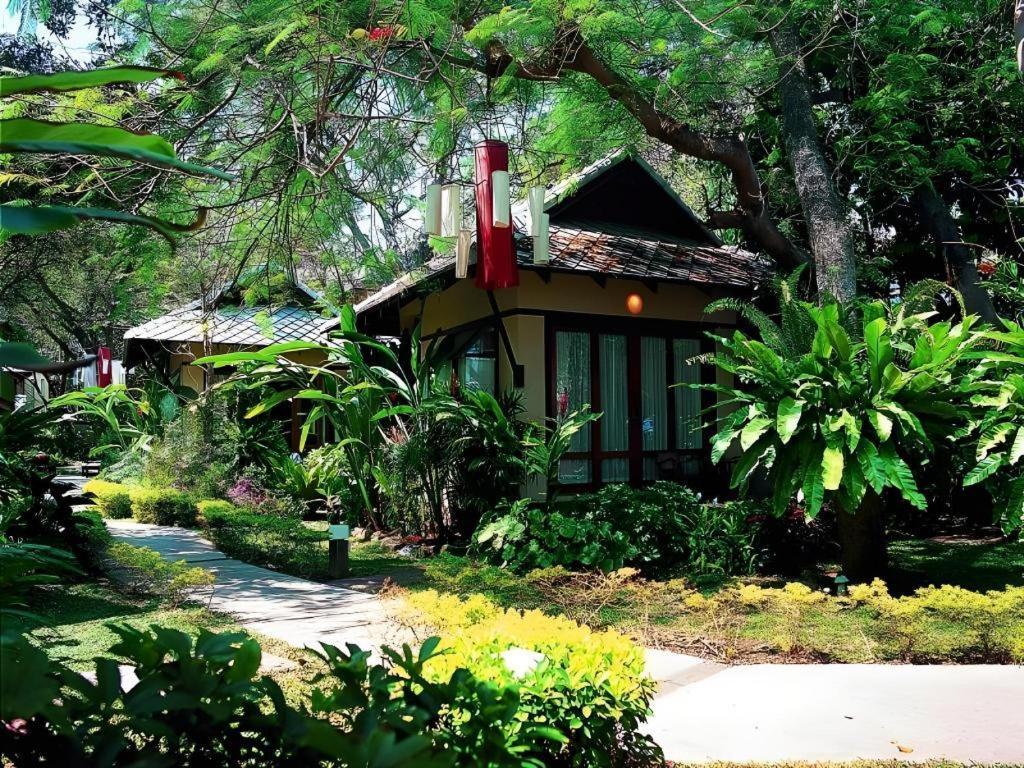 Baan Talay Dao Resort HHQ Buitenkant foto