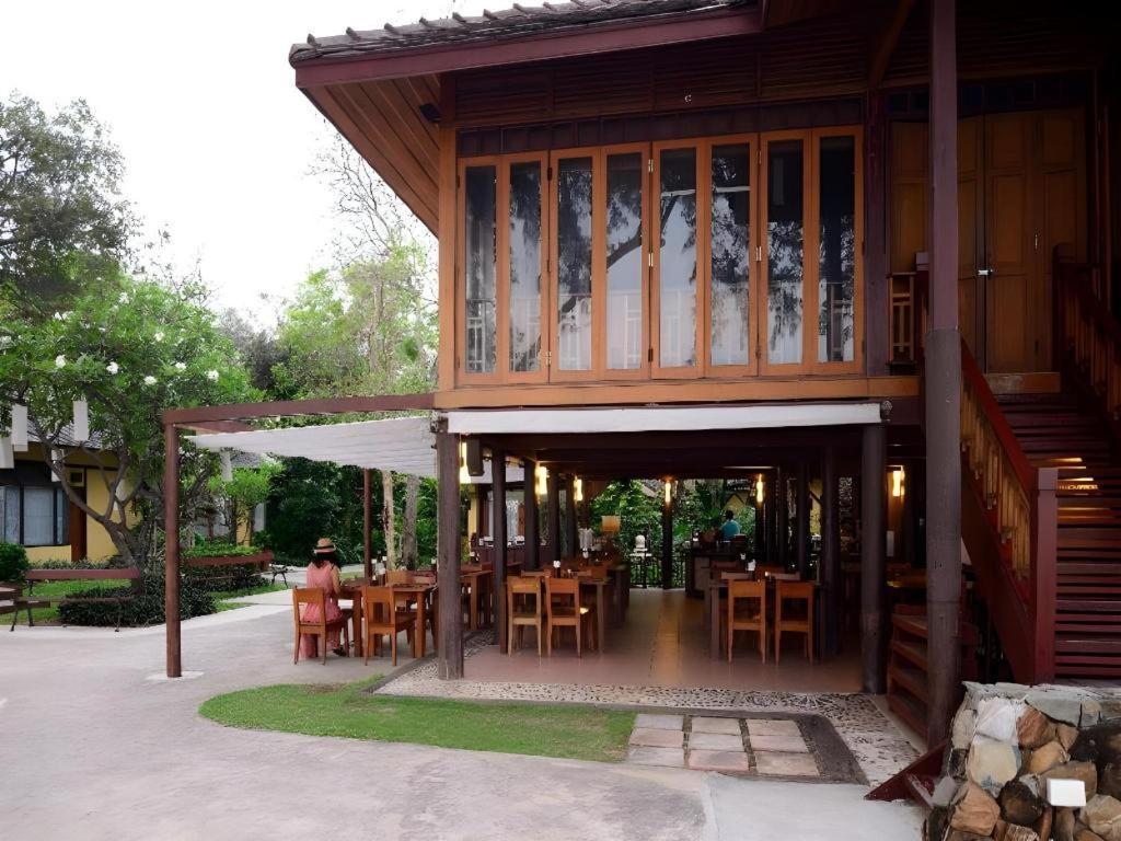 Baan Talay Dao Resort HHQ Buitenkant foto