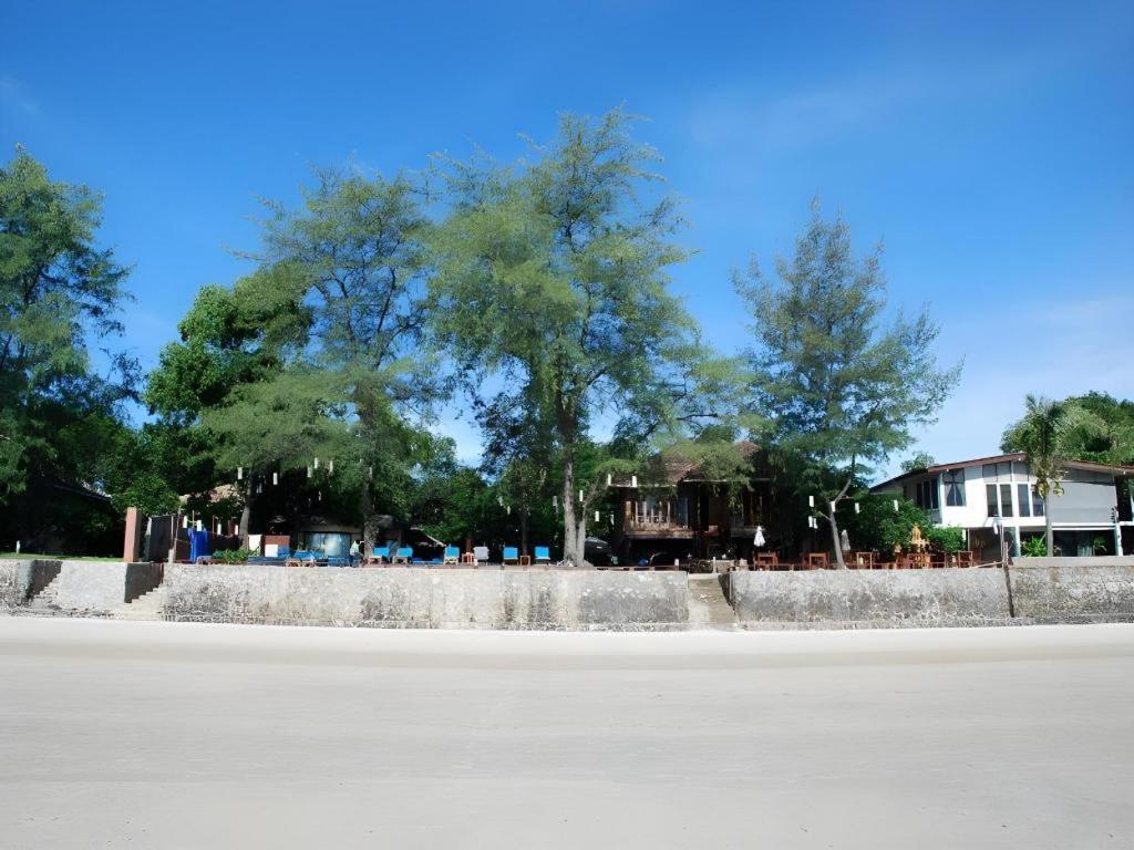 Baan Talay Dao Resort HHQ Buitenkant foto