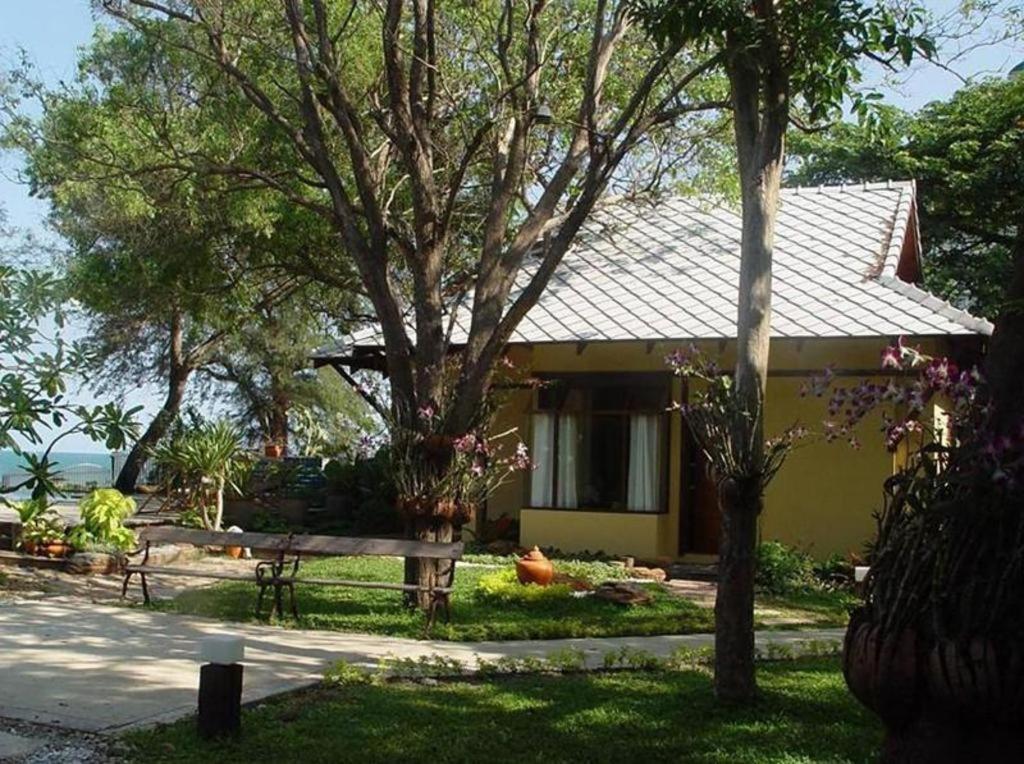 Baan Talay Dao Resort HHQ Buitenkant foto